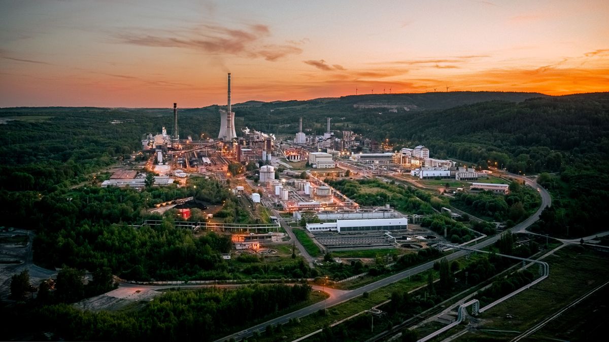 Lidé na Sokolovsku platí za teplo, peníze se ale dál ztrácejí v systému. Spor se dostal až k Babišovi